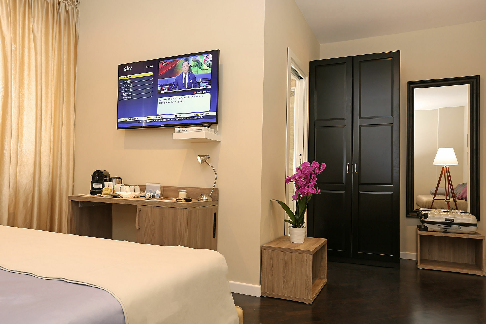 S Suites In Рим Екстериор снимка